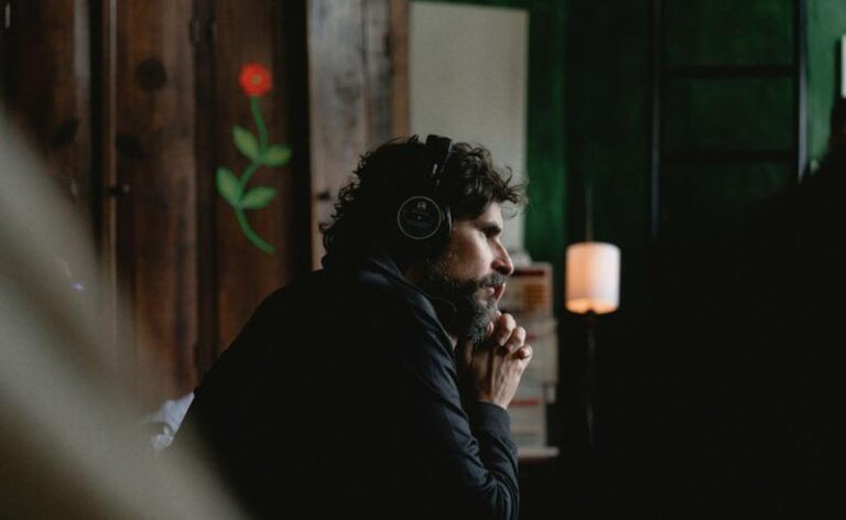 Gravadora Rocinante lança minidoc sobre as gravações do álbum Enseada Perdida, de Thiago Amud