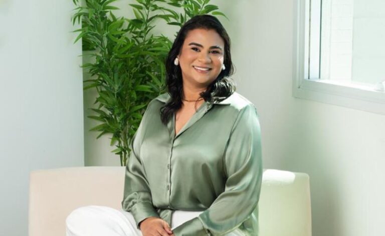 Raquel Mozzer transforma experiência de uma década em metodologia estratégica de recrutamento