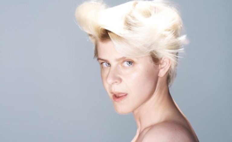 Robyn lança novo álbum Sexistential